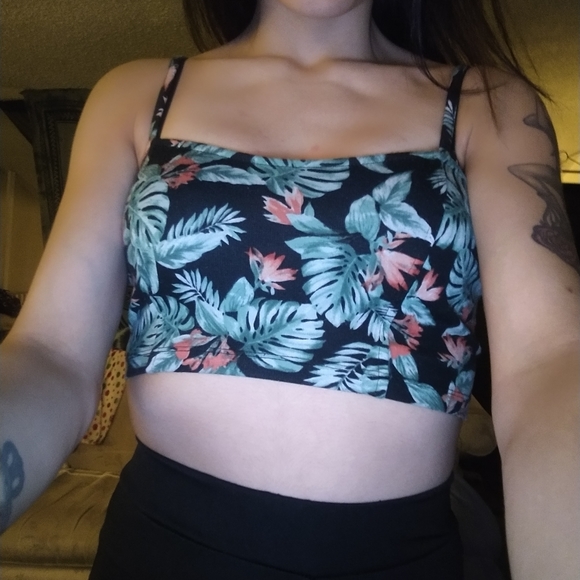 Crop top - Picture 2 of 2